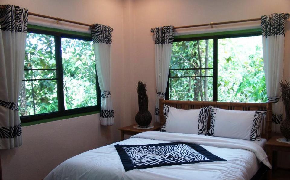 Chiangmai Night Safari Resort Чіангмай Номер фото