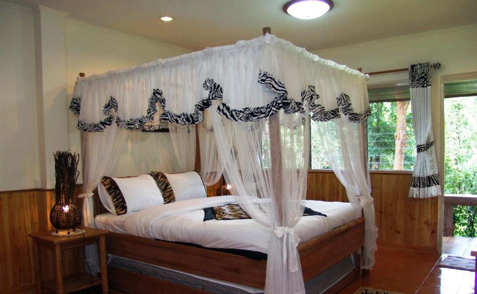 Chiangmai Night Safari Resort Чіангмай Номер фото