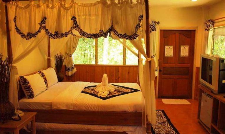 Chiangmai Night Safari Resort Чіангмай Номер фото